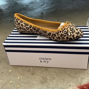 Size 9.5 Crown and Ivy - brand new will not ship box unless requested